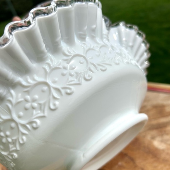 Vintage Fenton Silver Crest Style Milk Glass Ruffled Crimped Rim Lace - Picture 6 of 13